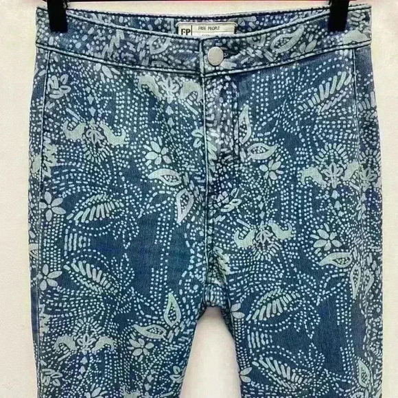 Free People Blue Floaty-Dot High Rise Raw Edge Just Float On Flare Jeans 27 Boho - Picture 3 of 9